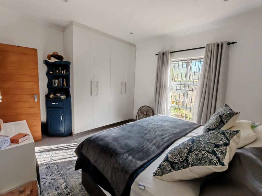 To Let 2 Bedroom Property for Rent in Kloof KwaZulu-Natal