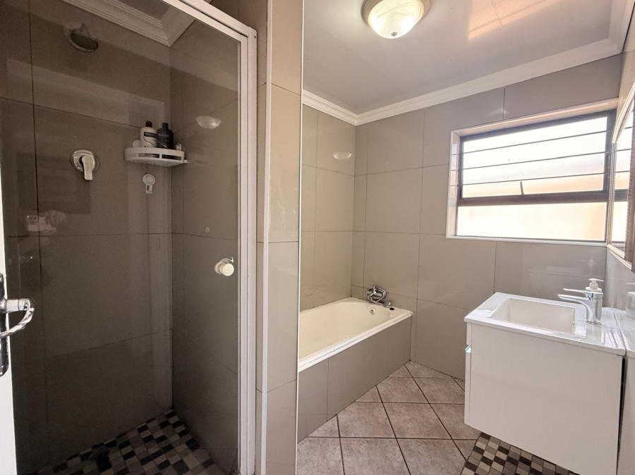 4 Bedroom Property for Sale in Pioneer Park KwaZulu-Natal