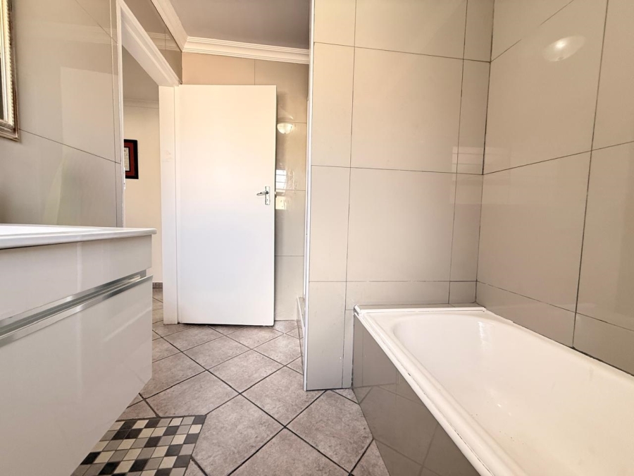 4 Bedroom Property for Sale in Pioneer Park KwaZulu-Natal