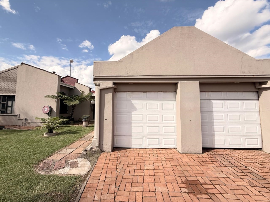 4 Bedroom Property for Sale in Pioneer Park KwaZulu-Natal