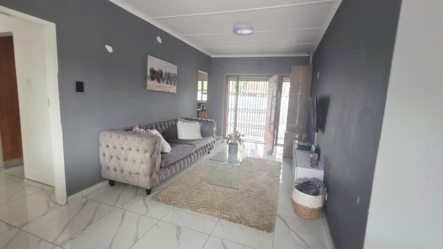 To Let 4 Bedroom Property for Rent in Meer En See KwaZulu-Natal