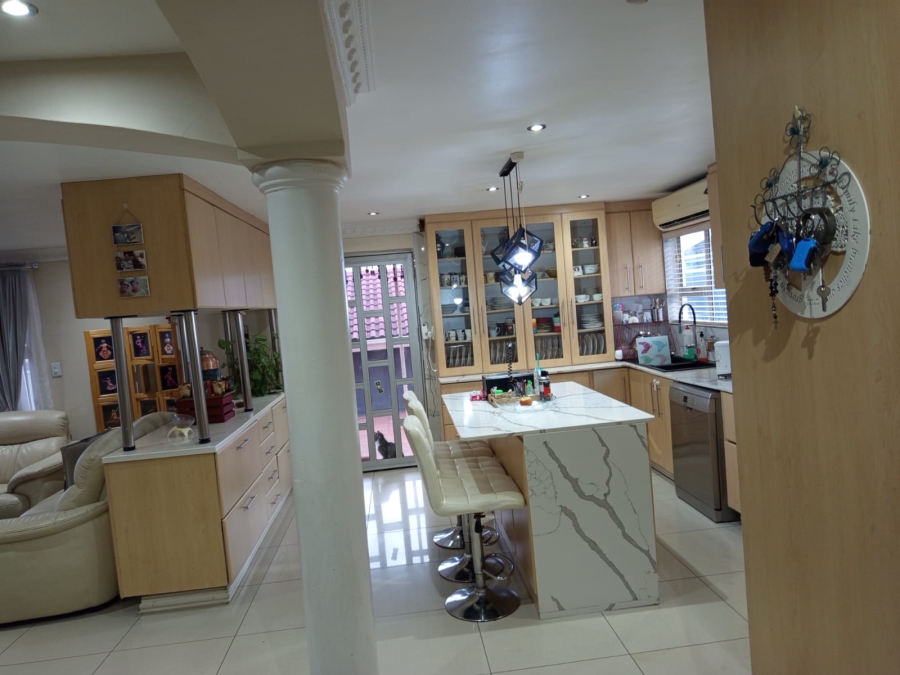 3 Bedroom Property for Sale in Parkgate KwaZulu-Natal