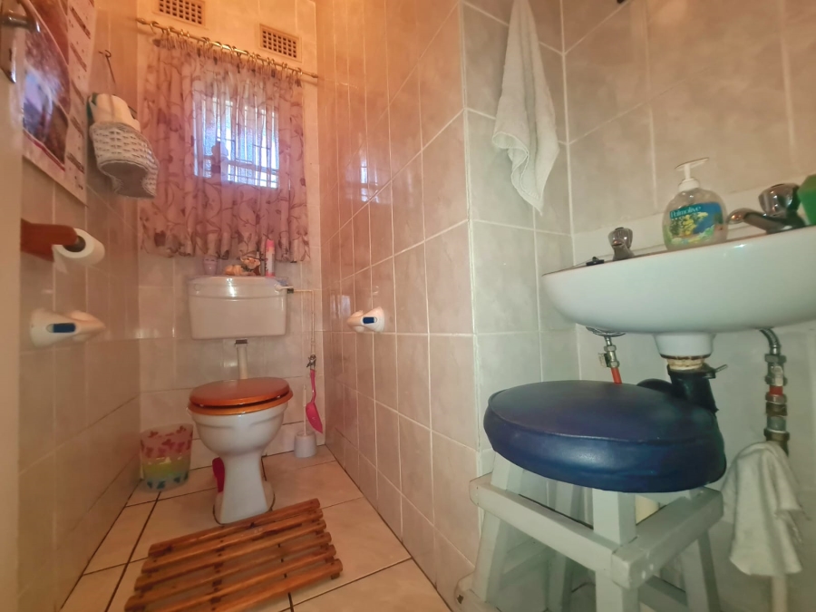 5 Bedroom Property for Sale in Mandeni KwaZulu-Natal