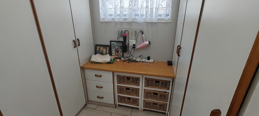 5 Bedroom Property for Sale in Manaba Beach KwaZulu-Natal