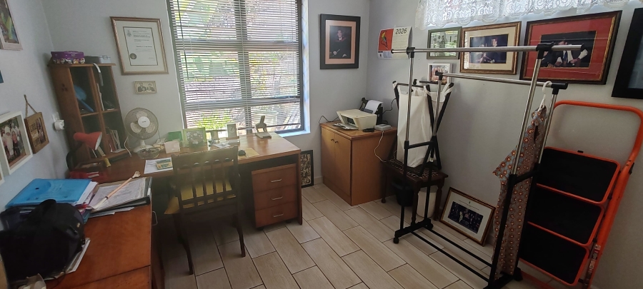 5 Bedroom Property for Sale in Manaba Beach KwaZulu-Natal