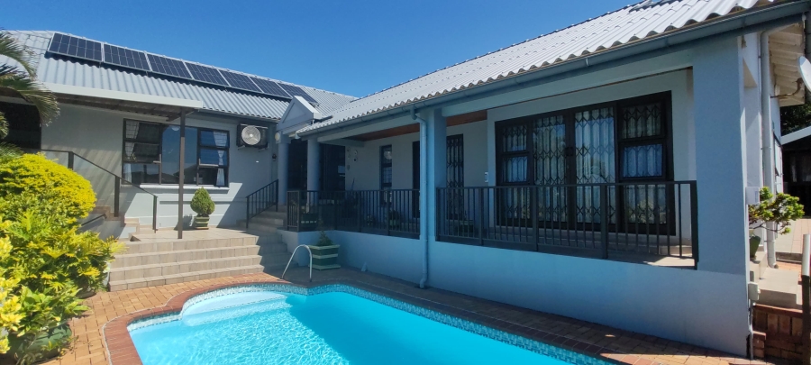 5 Bedroom Property for Sale in Manaba Beach KwaZulu-Natal