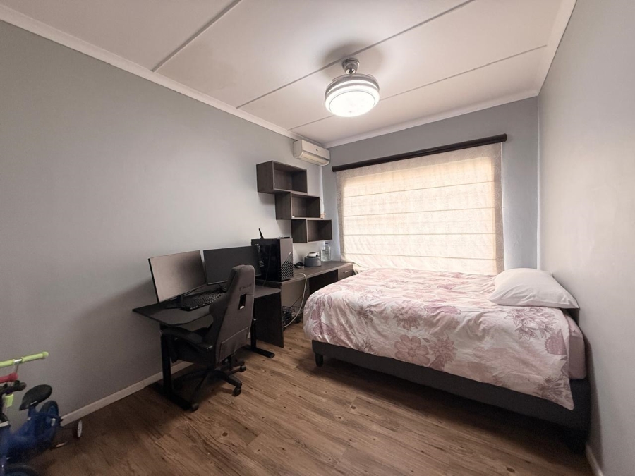 4 Bedroom Property for Sale in Signal Hill KwaZulu-Natal