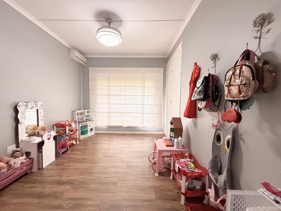 4 Bedroom Property for Sale in Signal Hill KwaZulu-Natal