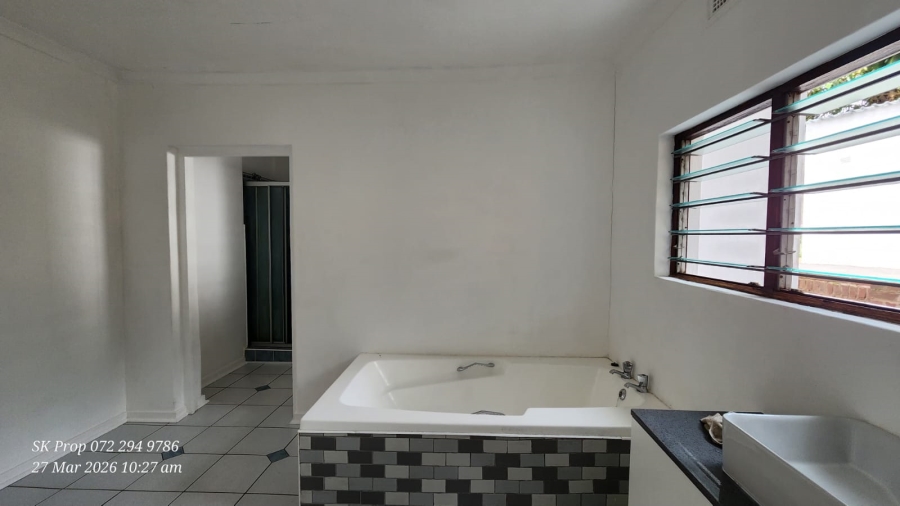 5 Bedroom Property for Sale in Athlone KwaZulu-Natal