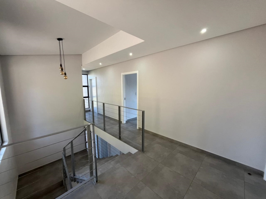 3 Bedroom Property for Sale in Kloof KwaZulu-Natal