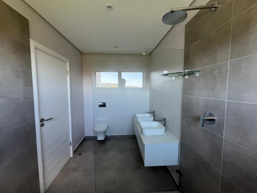 3 Bedroom Property for Sale in Kloof KwaZulu-Natal