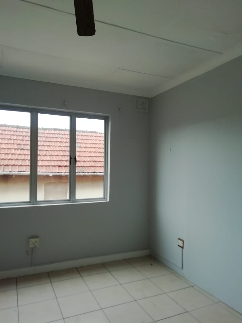 To Let 1 Bedroom Property for Rent in Glenwood KwaZulu-Natal