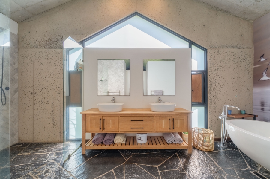 5 Bedroom Property for Sale in Fairview Estates KwaZulu-Natal