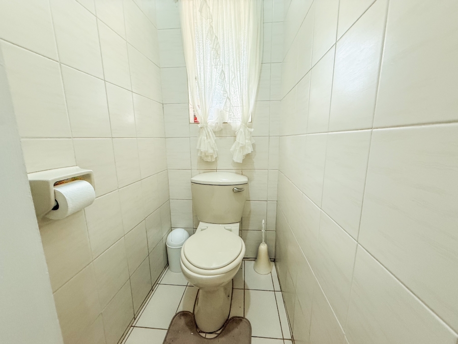 5 Bedroom Property for Sale in Empangeni Central KwaZulu-Natal