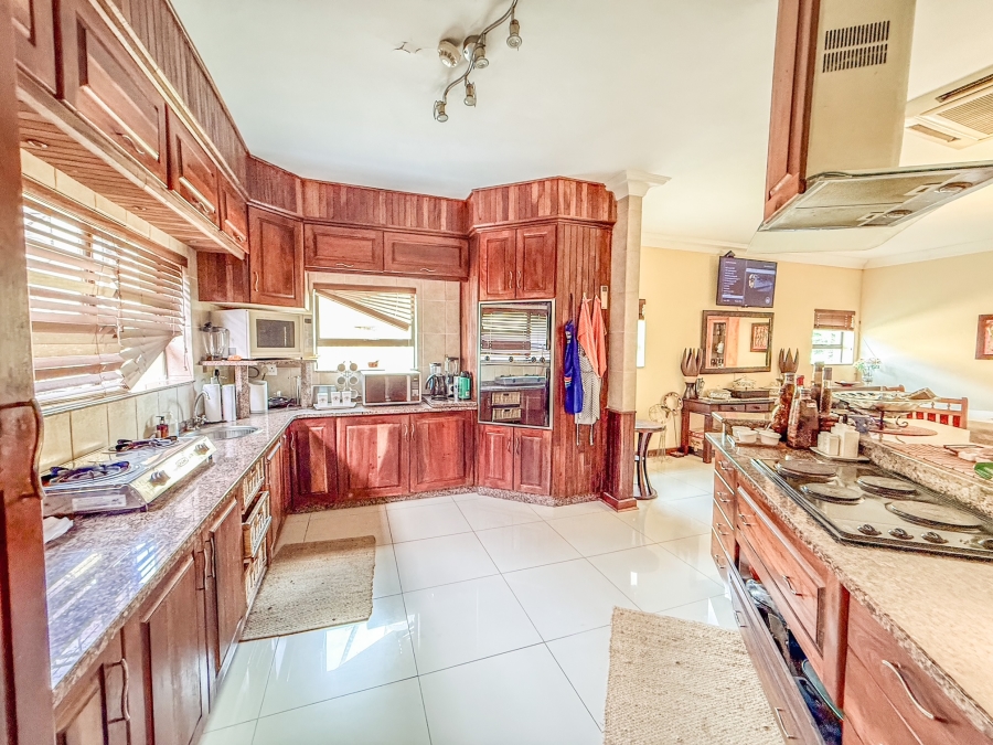 4 Bedroom Property for Sale in Meer En See KwaZulu-Natal