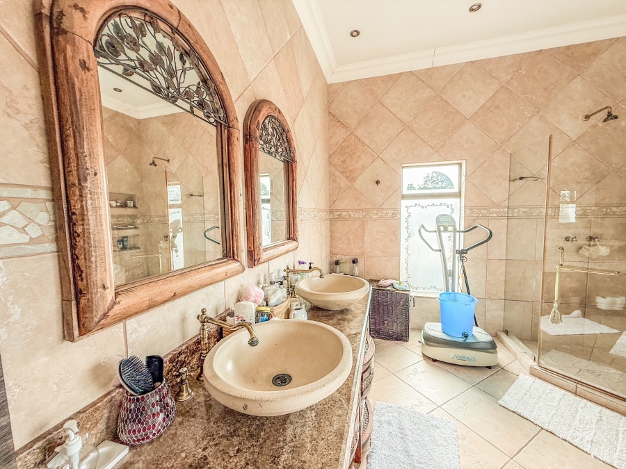 4 Bedroom Property for Sale in Meer En See KwaZulu-Natal