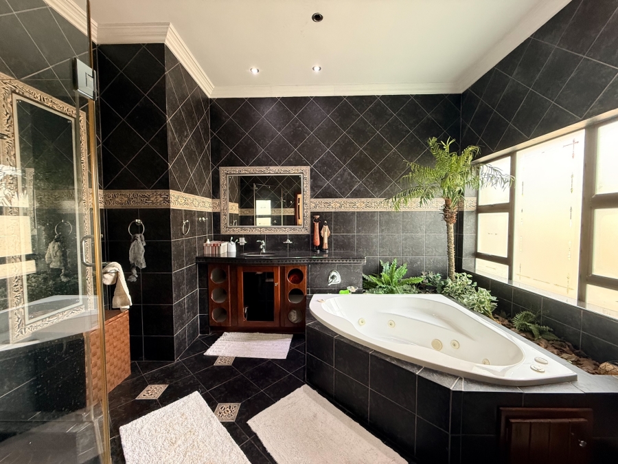 4 Bedroom Property for Sale in Meer En See KwaZulu-Natal