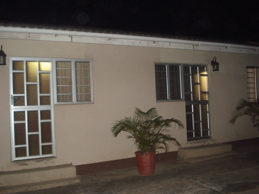 To Let 1 Bedroom Property for Rent in Montclair KwaZulu-Natal