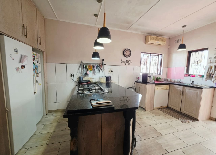 5 Bedroom Property for Sale in Fairview KwaZulu-Natal
