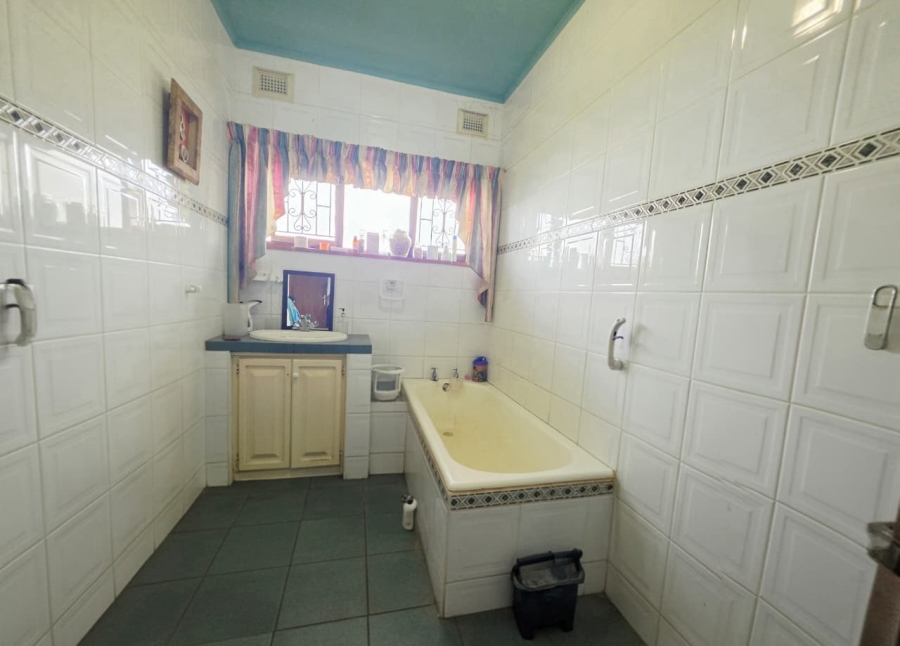 5 Bedroom Property for Sale in Fairview KwaZulu-Natal