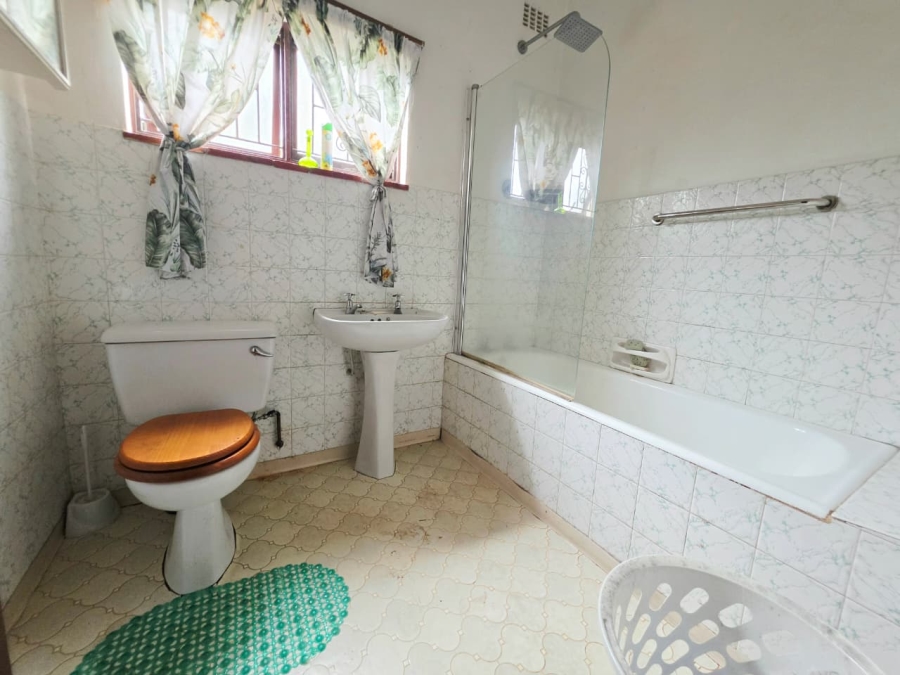 5 Bedroom Property for Sale in Fairview KwaZulu-Natal