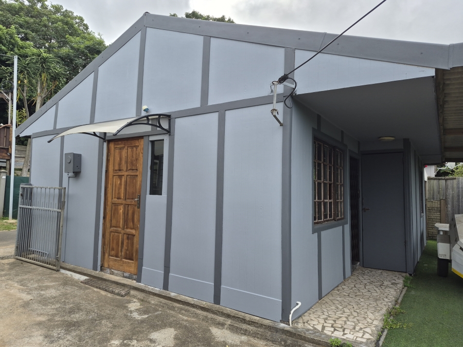 2 Bedroom Property for Sale in Amanzimtoti KwaZulu-Natal