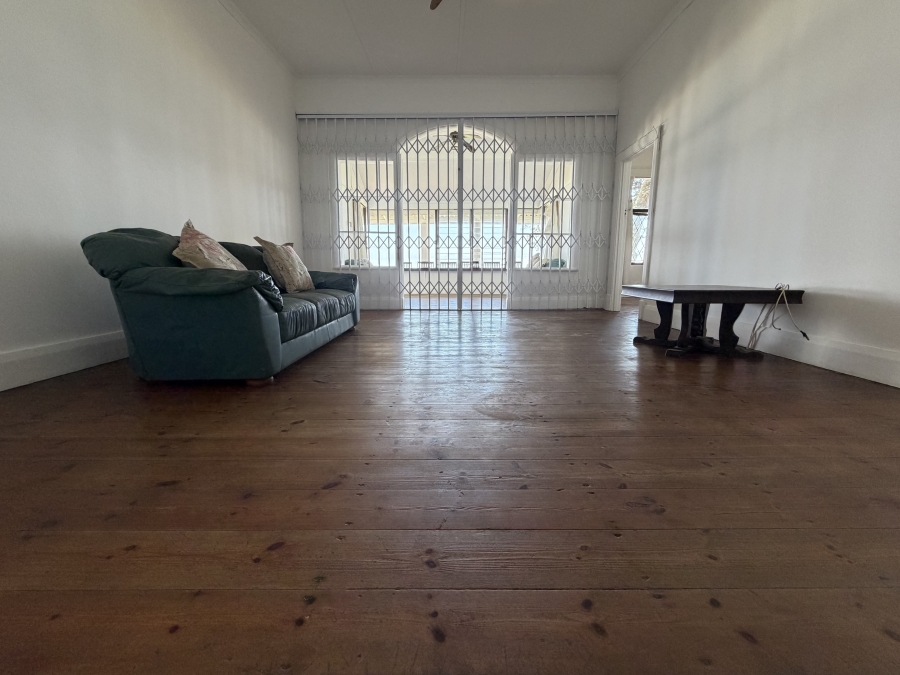 5 Bedroom Property for Sale in Amanzimtoti KwaZulu-Natal