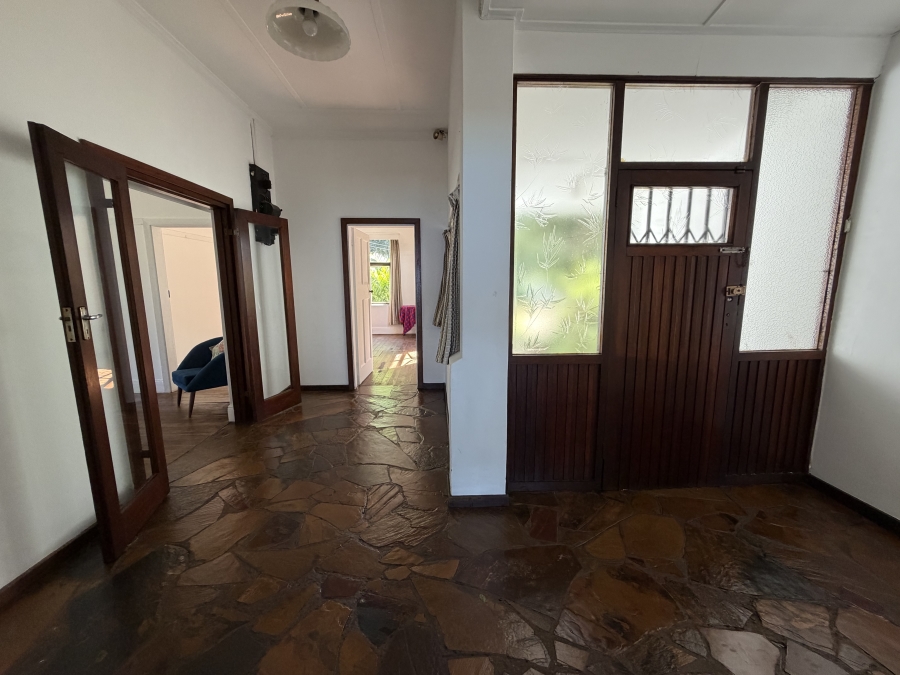 5 Bedroom Property for Sale in Amanzimtoti KwaZulu-Natal