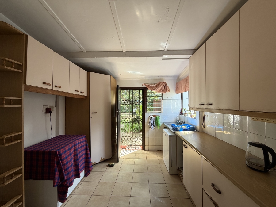 5 Bedroom Property for Sale in Amanzimtoti KwaZulu-Natal