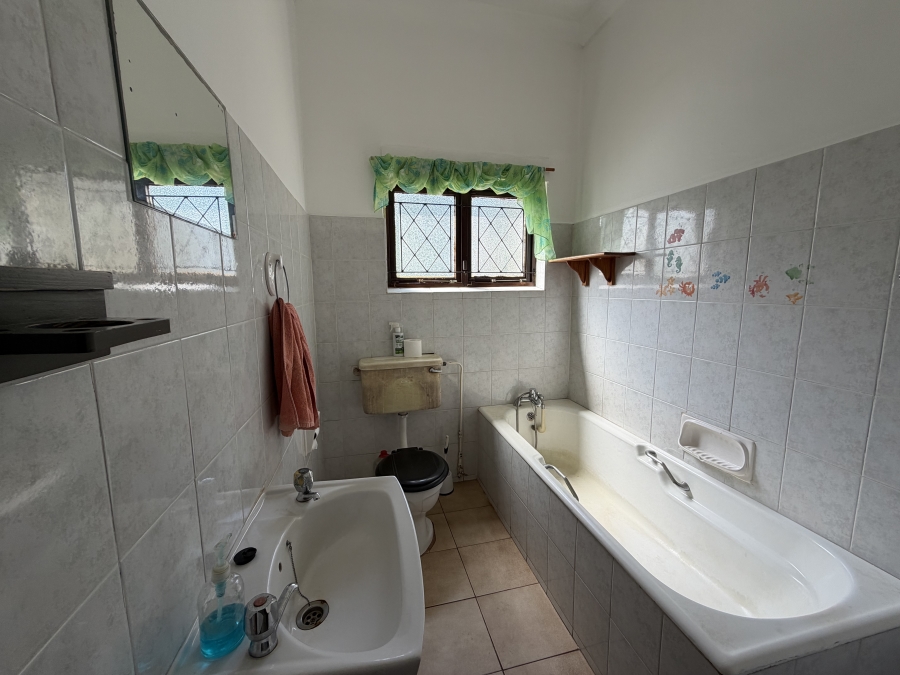 5 Bedroom Property for Sale in Amanzimtoti KwaZulu-Natal