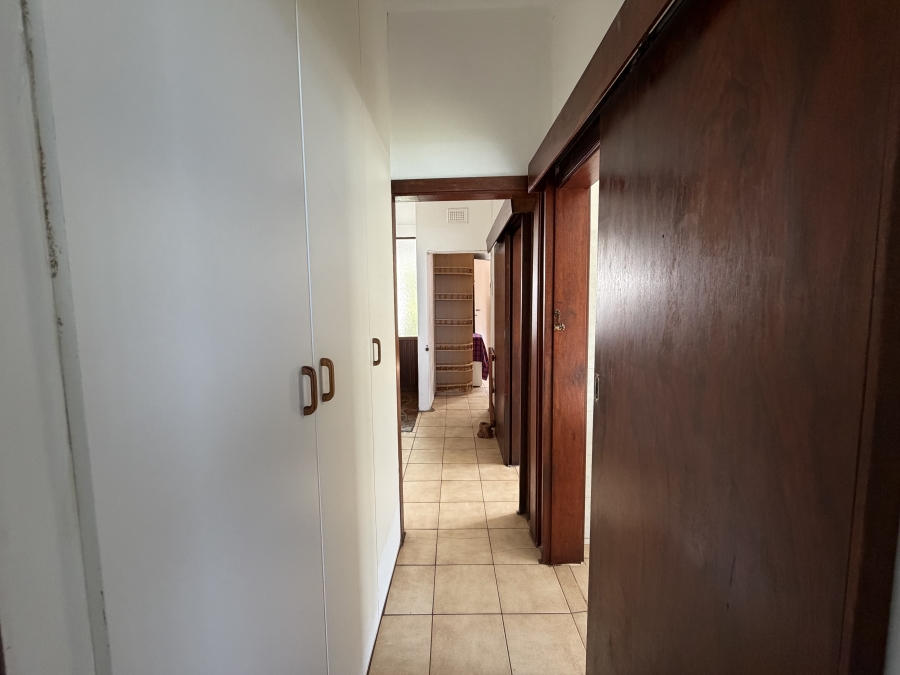 5 Bedroom Property for Sale in Amanzimtoti KwaZulu-Natal