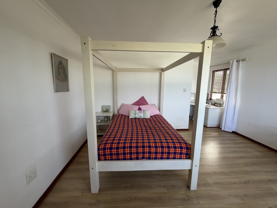 5 Bedroom Property for Sale in Amanzimtoti KwaZulu-Natal