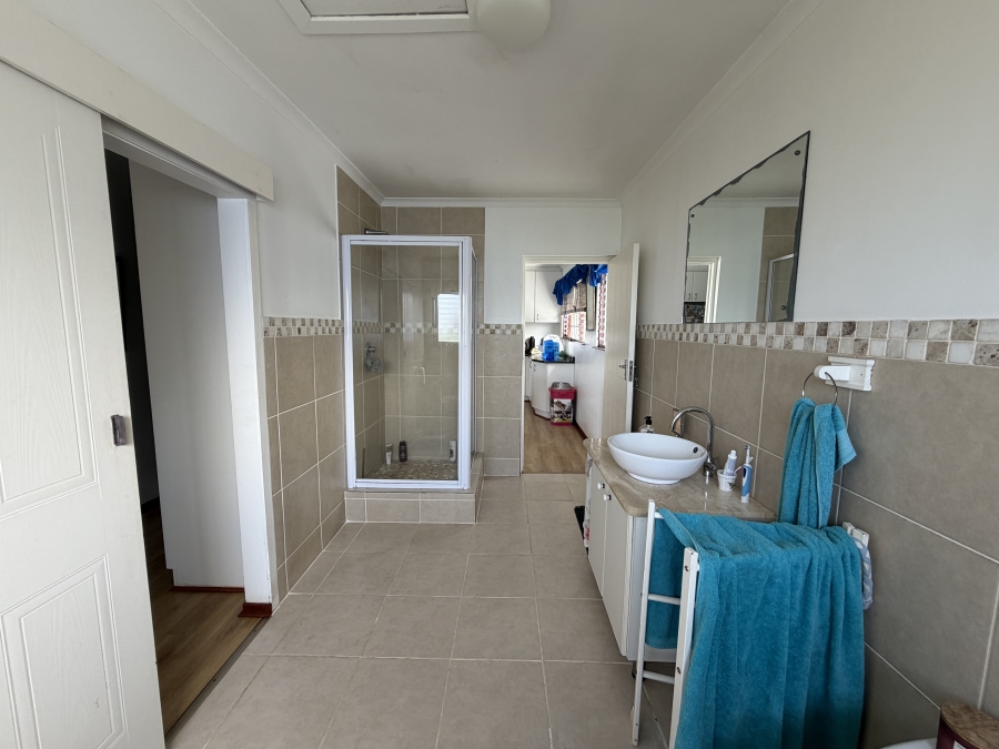 5 Bedroom Property for Sale in Amanzimtoti KwaZulu-Natal