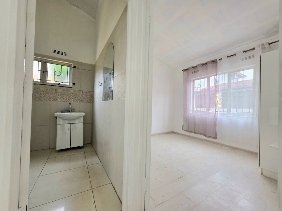 2 Bedroom Property for Sale in Lotus Park KwaZulu-Natal