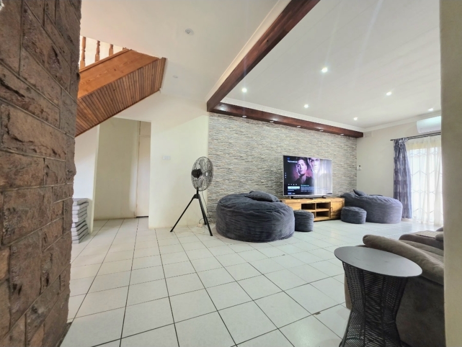 8 Bedroom Property for Sale in Amanzimtoti KwaZulu-Natal