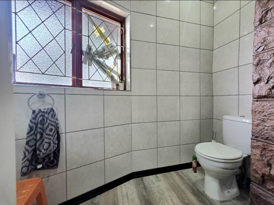 8 Bedroom Property for Sale in Amanzimtoti KwaZulu-Natal