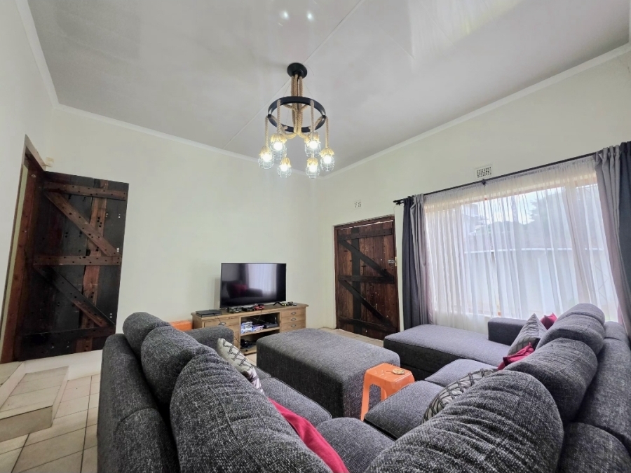 8 Bedroom Property for Sale in Amanzimtoti KwaZulu-Natal