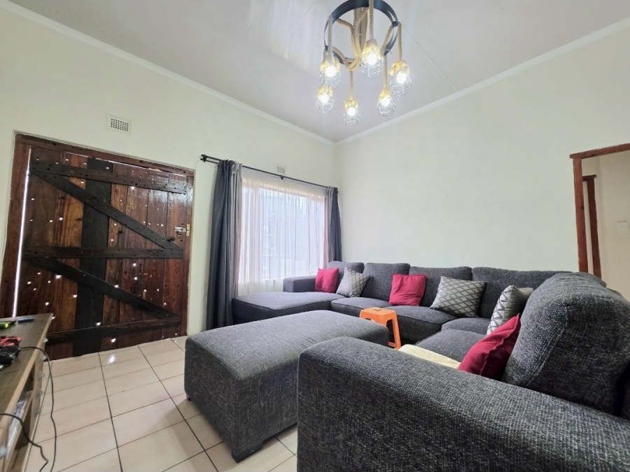 8 Bedroom Property for Sale in Amanzimtoti KwaZulu-Natal