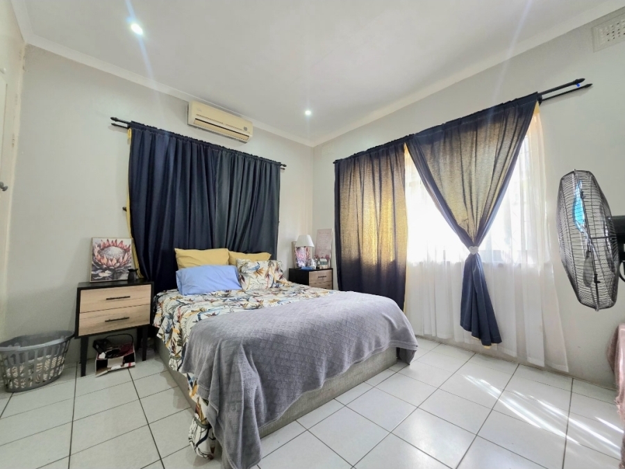 8 Bedroom Property for Sale in Amanzimtoti KwaZulu-Natal