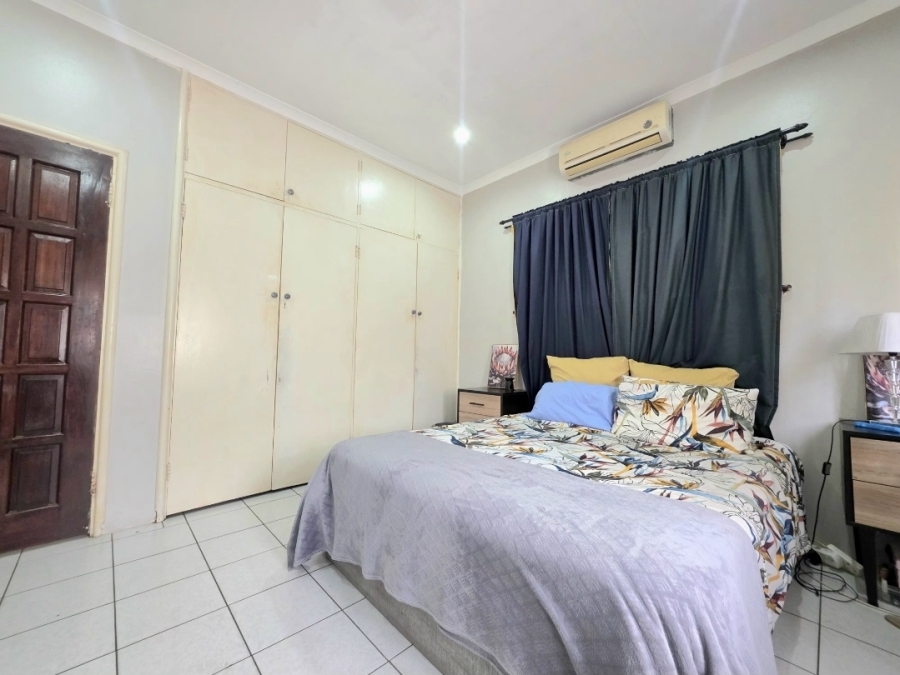 8 Bedroom Property for Sale in Amanzimtoti KwaZulu-Natal