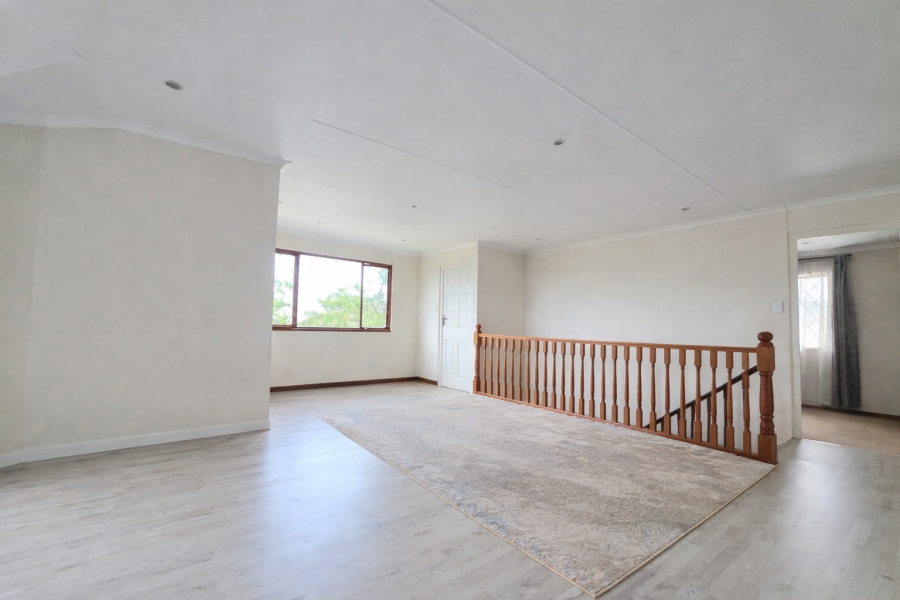 8 Bedroom Property for Sale in Amanzimtoti KwaZulu-Natal