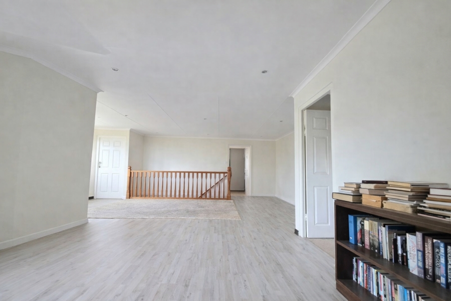 8 Bedroom Property for Sale in Amanzimtoti KwaZulu-Natal