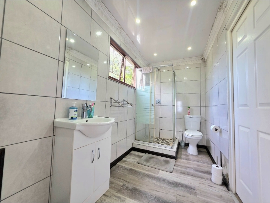 8 Bedroom Property for Sale in Amanzimtoti KwaZulu-Natal