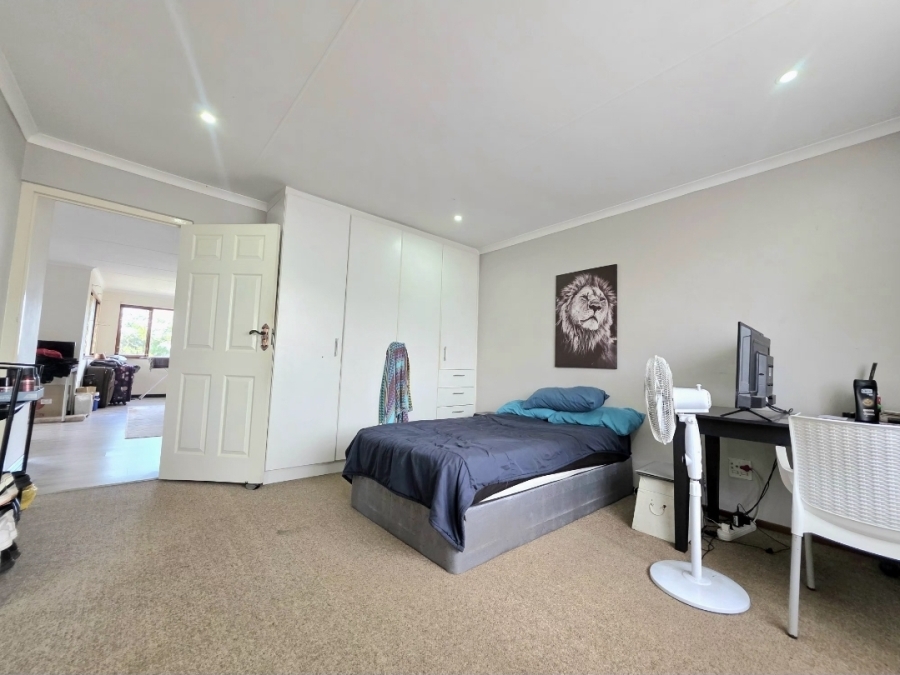 8 Bedroom Property for Sale in Amanzimtoti KwaZulu-Natal