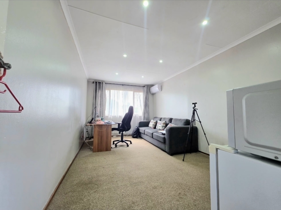 8 Bedroom Property for Sale in Amanzimtoti KwaZulu-Natal