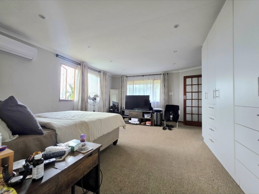 8 Bedroom Property for Sale in Amanzimtoti KwaZulu-Natal