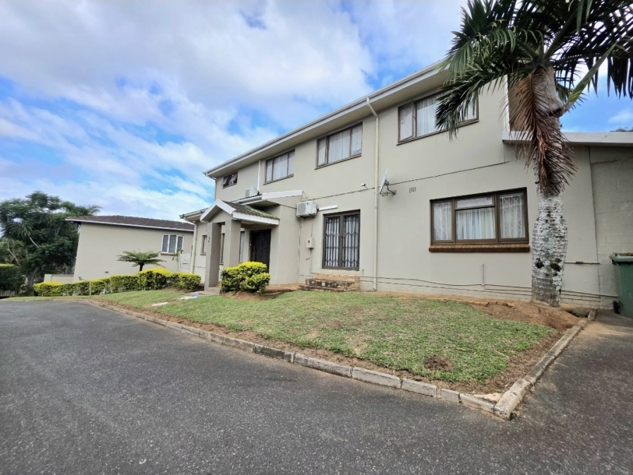 8 Bedroom Property for Sale in Amanzimtoti KwaZulu-Natal