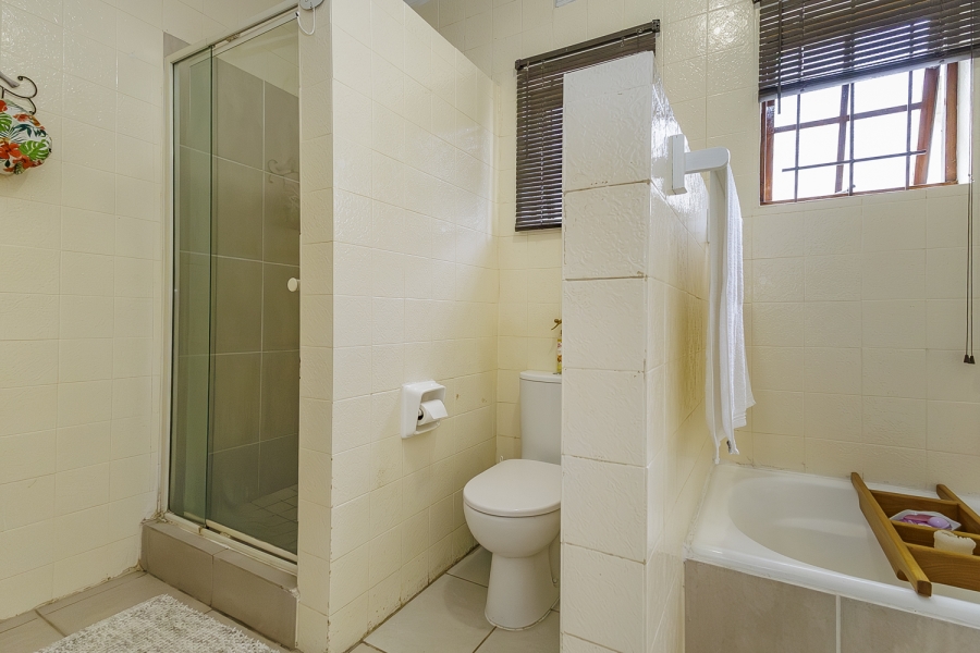 4 Bedroom Property for Sale in Dawncliffe KwaZulu-Natal