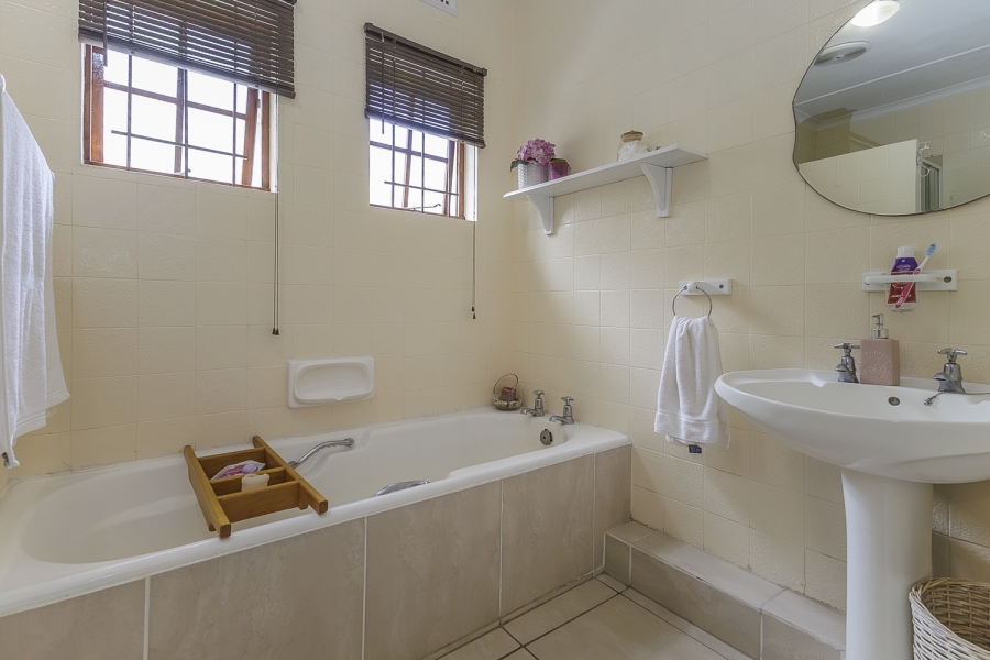 4 Bedroom Property for Sale in Dawncliffe KwaZulu-Natal
