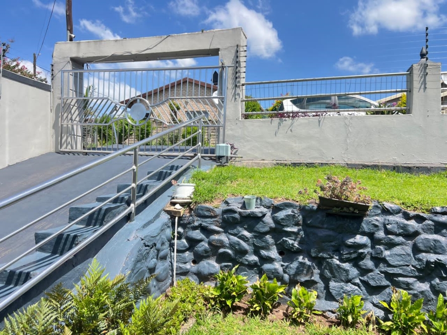 3 Bedroom Property for Sale in Savannah Park KwaZulu-Natal